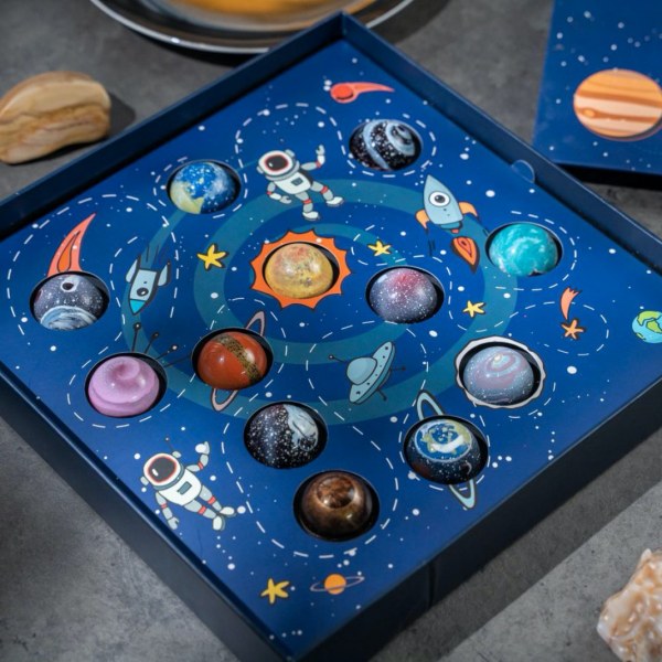 宇宙太空 12入禮盒 space chocolate （含餡）